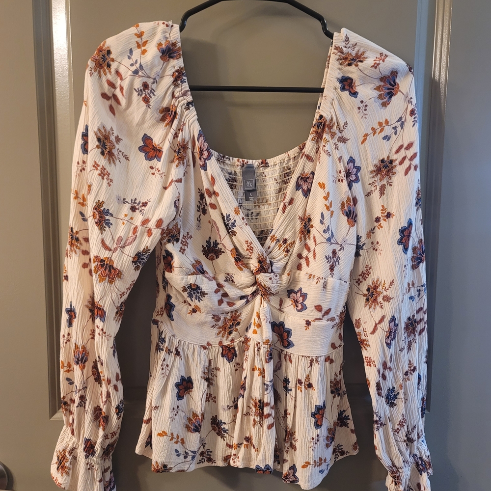 Alya White Floral Knot Front Blouse